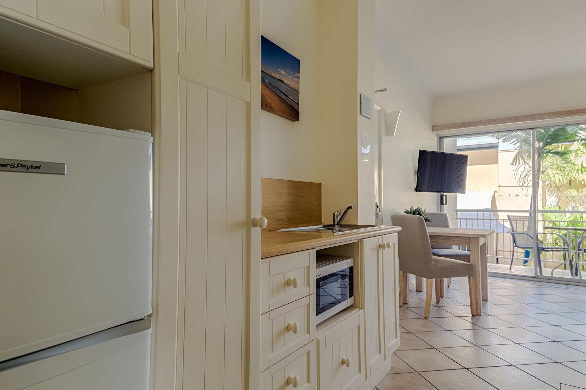 Macrossan House Boutique Holiday Apartments Порт Дуглас Экстерьер фото