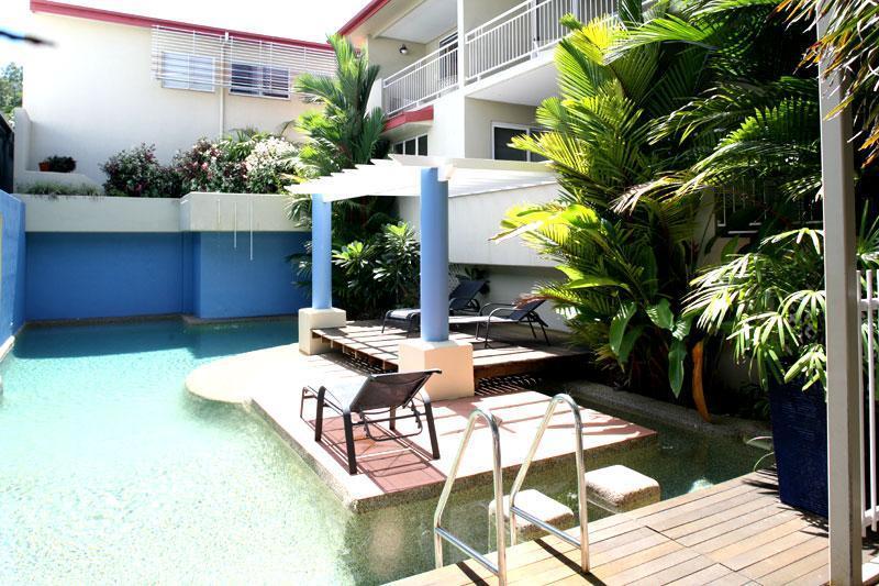 Macrossan House Boutique Holiday Apartments Порт Дуглас Экстерьер фото
